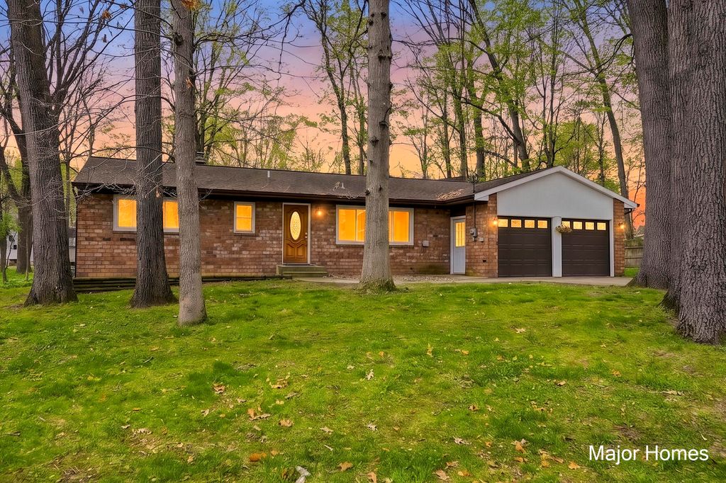 3907 Tioga Drive SW, Wyoming, MI 49519