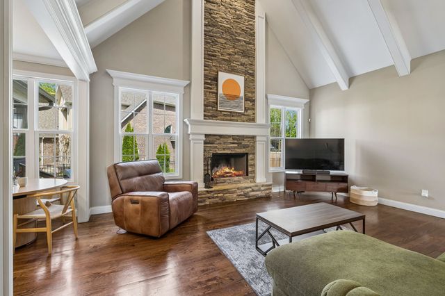 700 Keeton Ct, Old Hickory, TN 37138