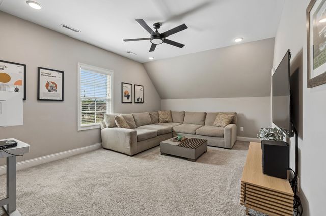 700 Keeton Ct, Old Hickory, TN 37138