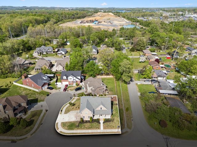 700 Keeton Ct, Old Hickory, TN 37138
