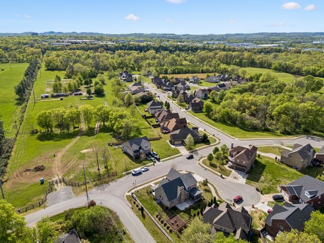 700 Keeton Ct, Old Hickory, TN 37138
