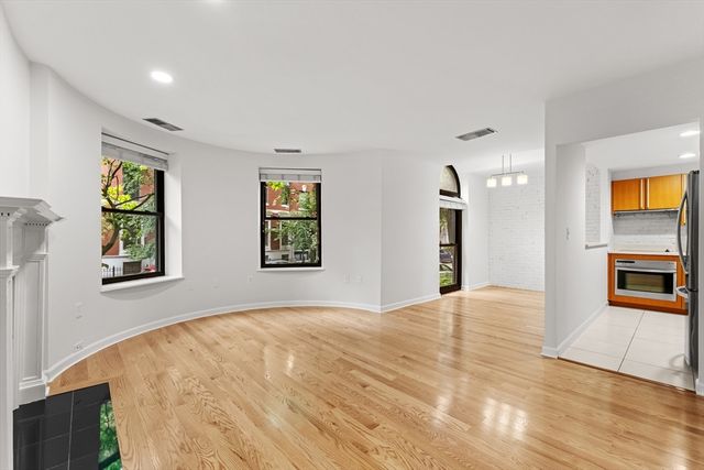 103 Gainsborough 102, Boston, MA 02115