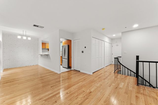 103 Gainsborough 102, Boston, MA 02115