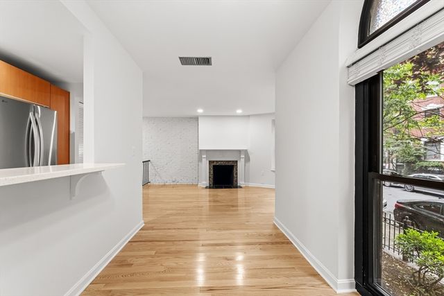103 Gainsborough 102, Boston, MA 02115