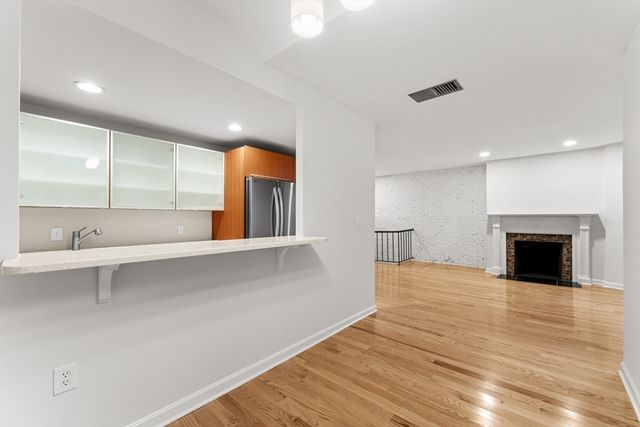 103 Gainsborough 102, Boston, MA 02115