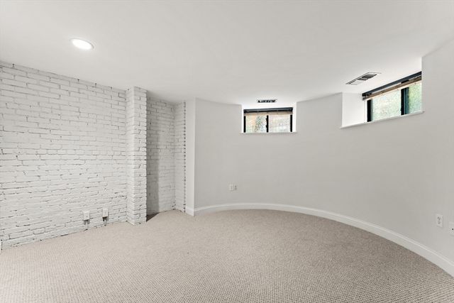 103 Gainsborough 102, Boston, MA 02115