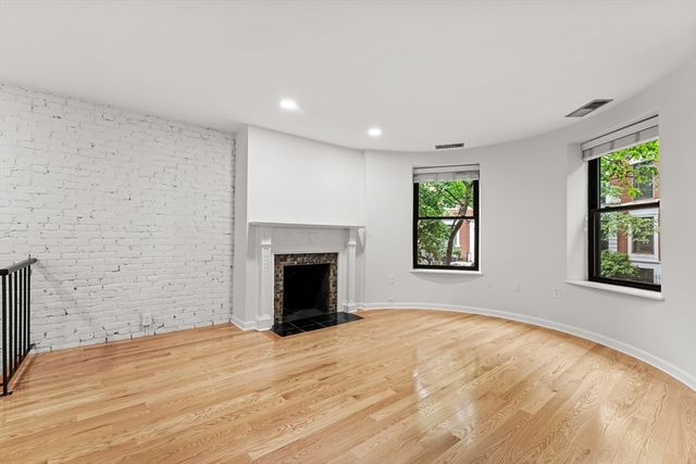 103 Gainsborough 102, Boston, MA 02115