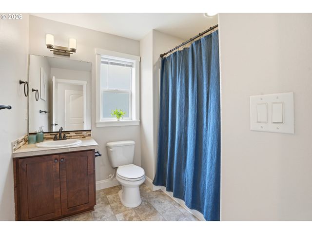 752 W T St, Washougal, WA 98671