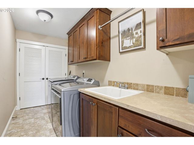 752 W T St, Washougal, WA 98671