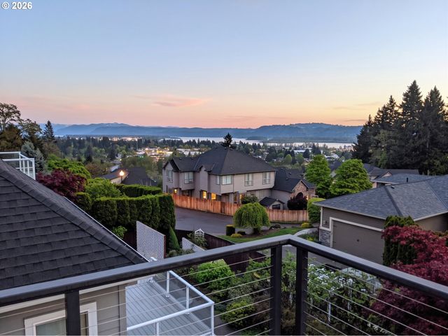 752 W T St, Washougal, WA 98671