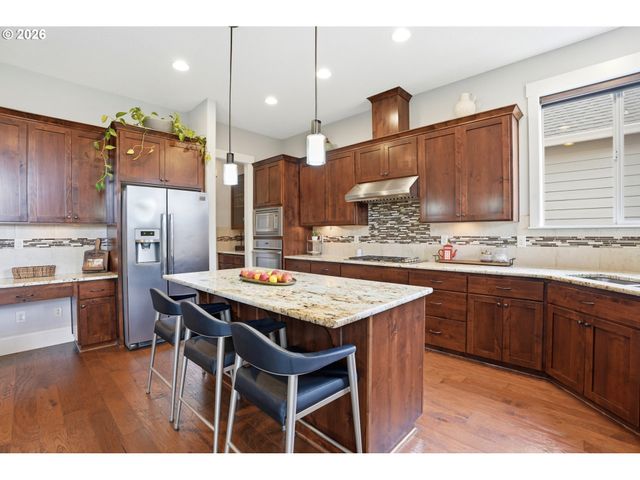 752 W T St, Washougal, WA 98671