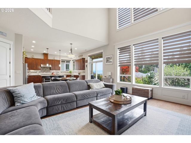 752 W T St, Washougal, WA 98671