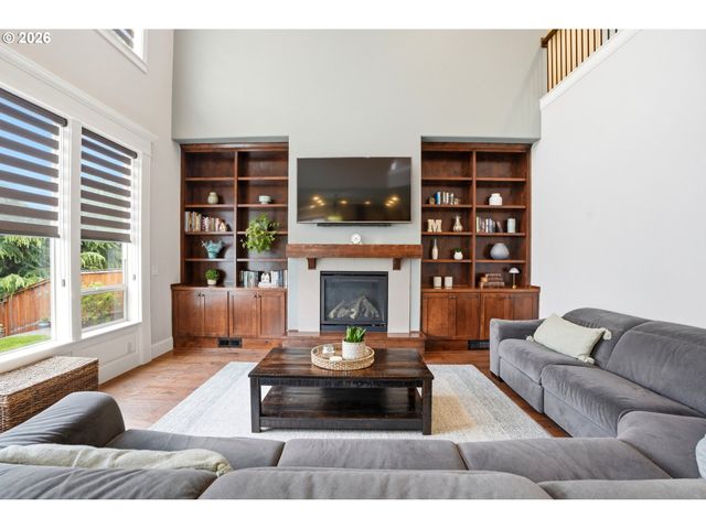 752 W T St, Washougal, WA 98671