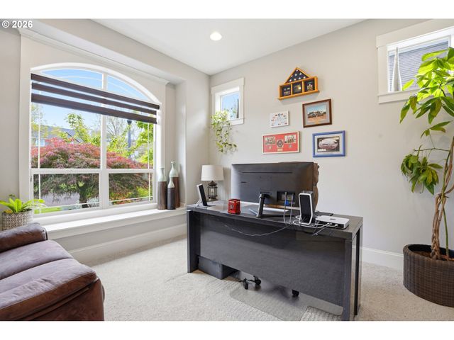 752 W T St, Washougal, WA 98671