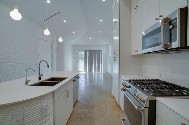 304 Painted Sunset DR, Georgetown, TX 78628