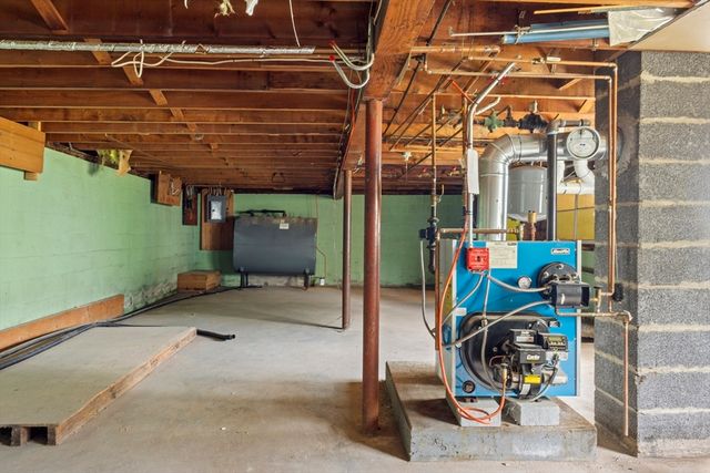 845 Washington St, Easton, MA 02375