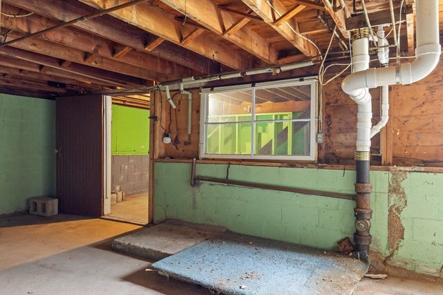 845 Washington St, Easton, MA 02375