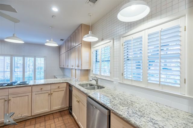 12 Lytle Place Drive, Abilene, TX 79602