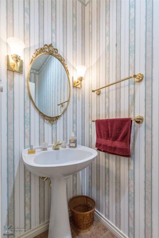 12 Lytle Place Drive, Abilene, TX 79602