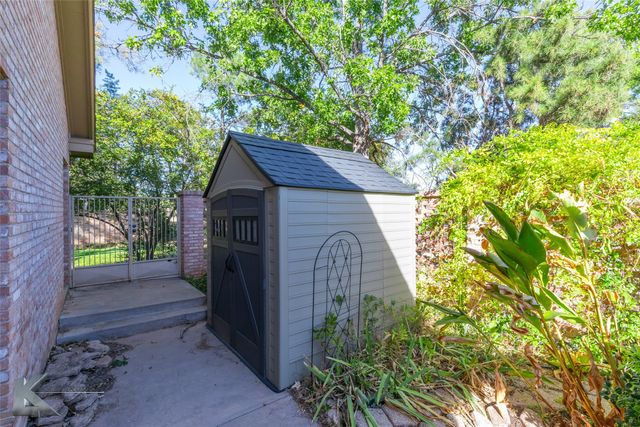 12 Lytle Place Drive, Abilene, TX 79602