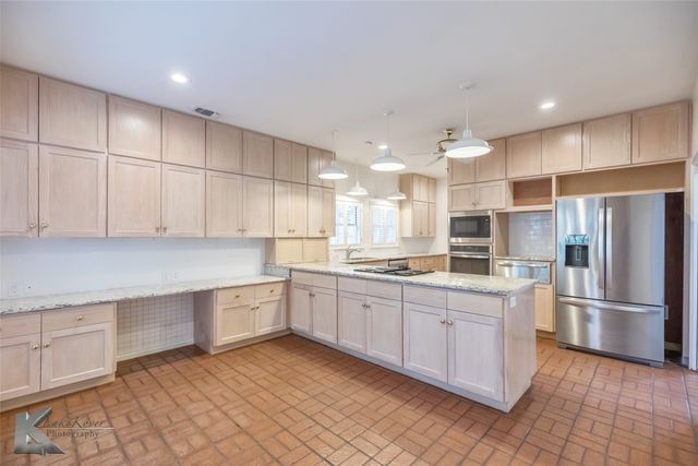 12 Lytle Place Drive, Abilene, TX 79602