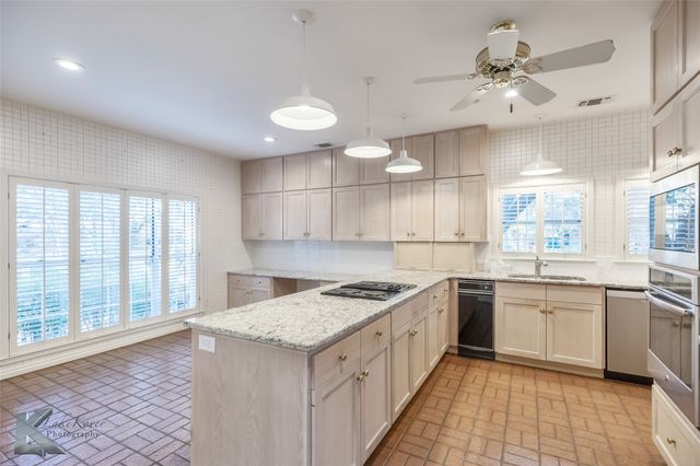 12 Lytle Place Drive, Abilene, TX 79602