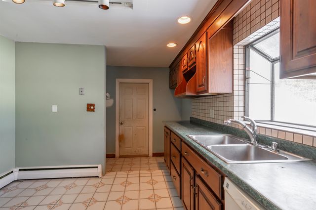 190 Knollwood Avenue, Nashua, NH 03060