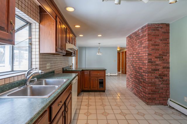 190 Knollwood Avenue, Nashua, NH 03060