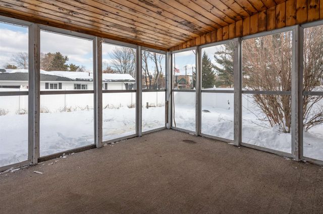 190 Knollwood Avenue, Nashua, NH 03060