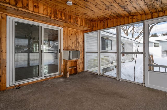 190 Knollwood Avenue, Nashua, NH 03060