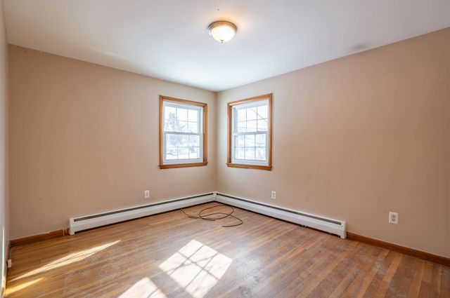 190 Knollwood Avenue, Nashua, NH 03060