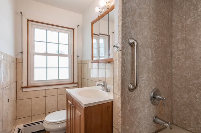 190 Knollwood Avenue, Nashua, NH 03060