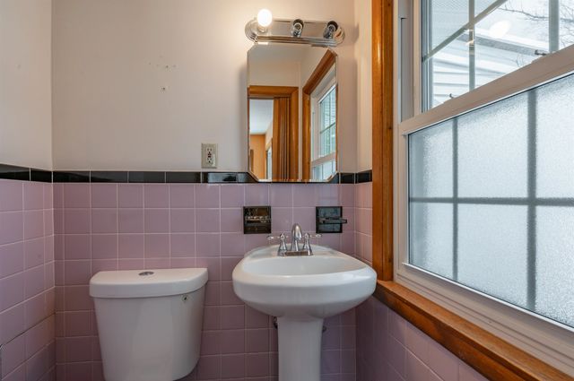 190 Knollwood Avenue, Nashua, NH 03060