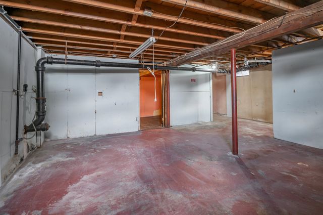 190 Knollwood Avenue, Nashua, NH 03060