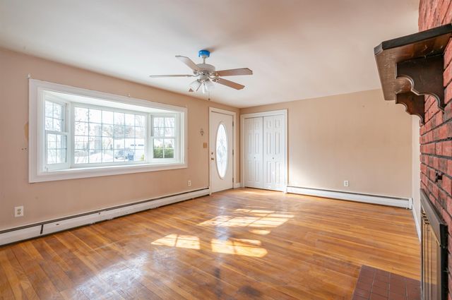 190 Knollwood Avenue, Nashua, NH 03060