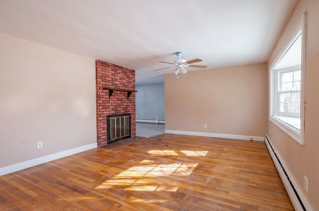 190 Knollwood Avenue, Nashua, NH 03060