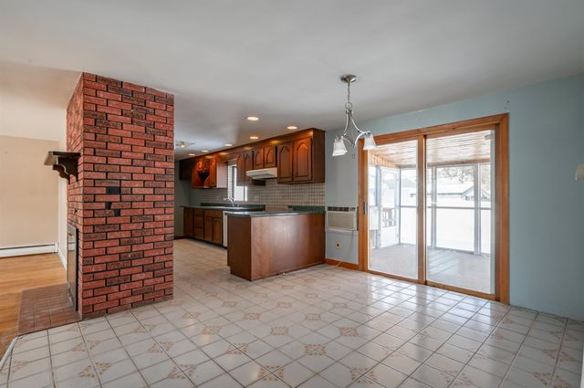 190 Knollwood Avenue, Nashua, NH 03060