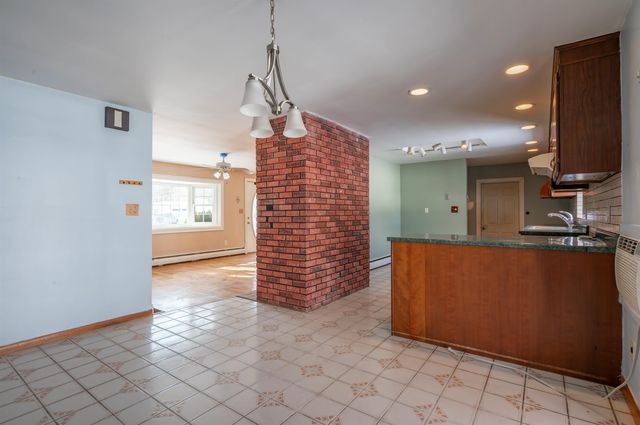 190 Knollwood Avenue, Nashua, NH 03060