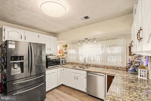 15437 SILVAN GLEN DR, Dumfries, VA 22025