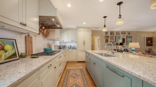 1504 S ORANGE AVENUE, Sarasota, FL 34239