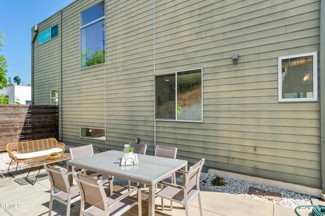 2504 N Via Artis, Los Angeles, CA 90039