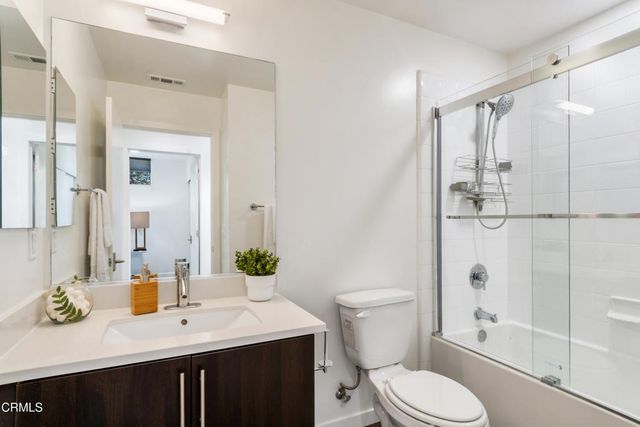 2504 Via Artis, Los Angeles, CA 90039