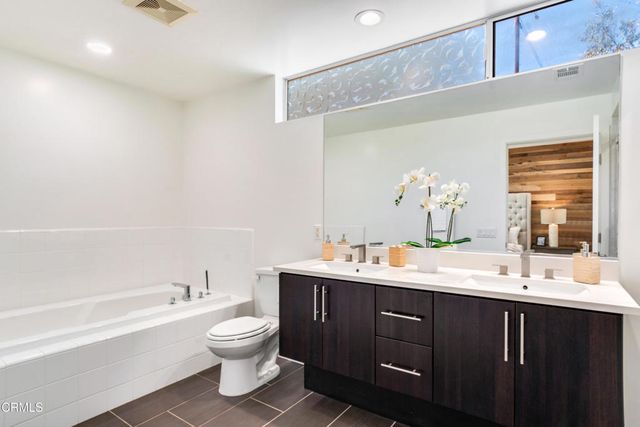 2504 N Via Artis, Los Angeles, CA 90039