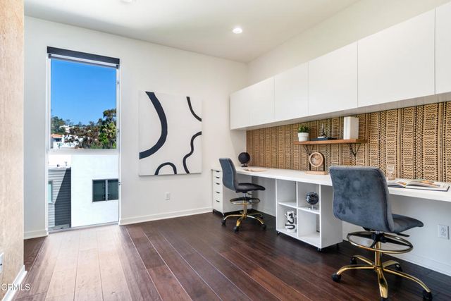 2504 N Via Artis, Los Angeles, CA 90039