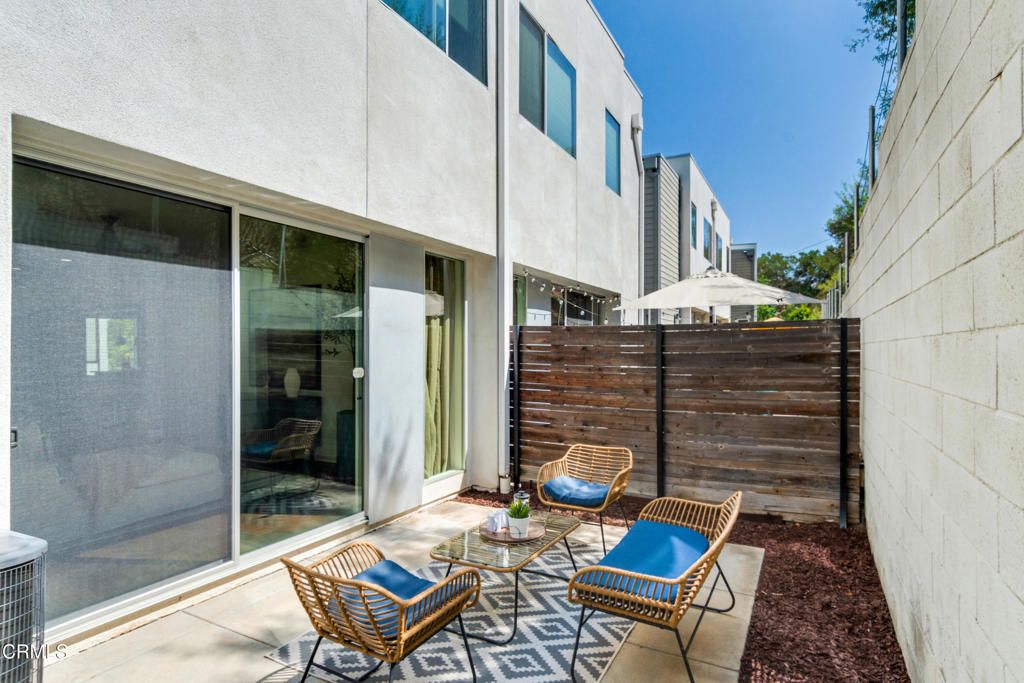 Image 14 of property listing at 2504 N Via Artis, Los Angeles, CA 90039