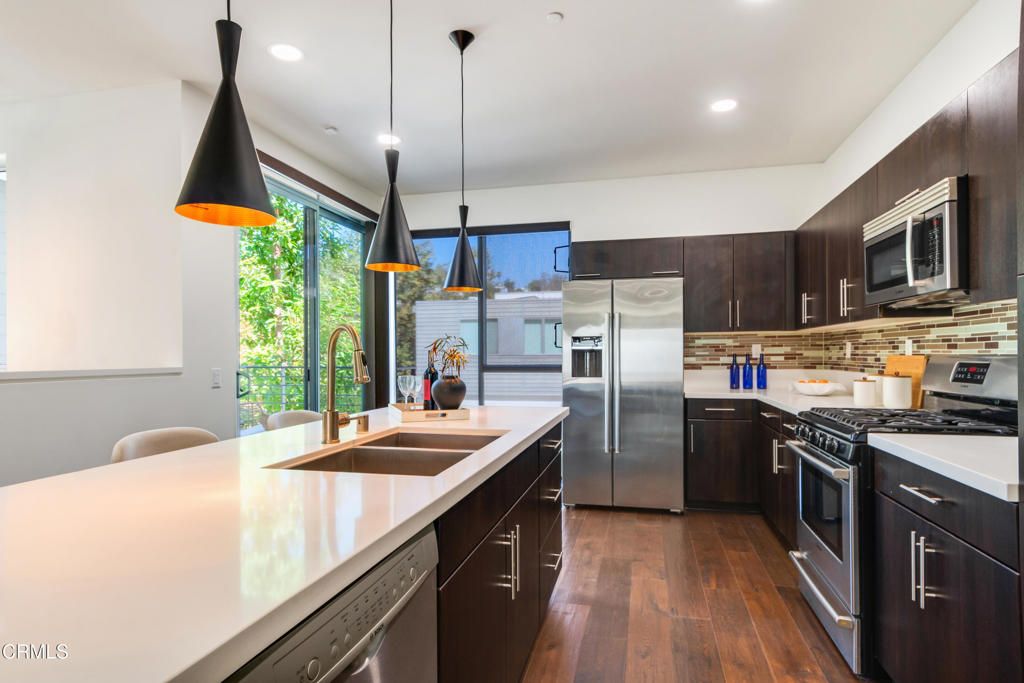 Image 3 of property listing at 2504 N Via Artis, Los Angeles, CA 90039