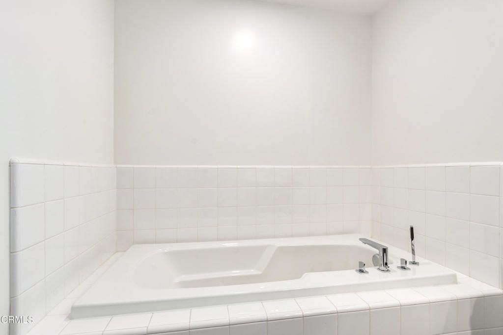 Image 7 of property listing at 2504 N Via Artis, Los Angeles, CA 90039