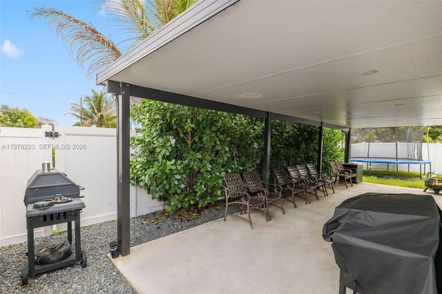 2210 NW 47th Ave, Lauderhill, FL 33313