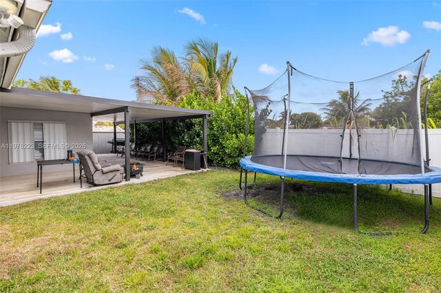 2210 NW 47th Ave, Lauderhill, FL 33313