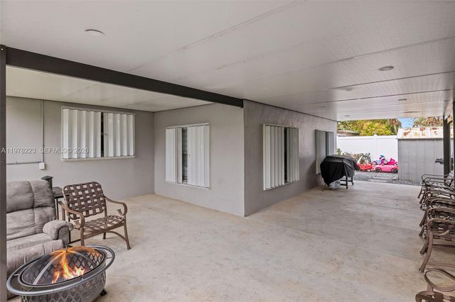 2210 NW 47th Ave, Lauderhill, FL 33313